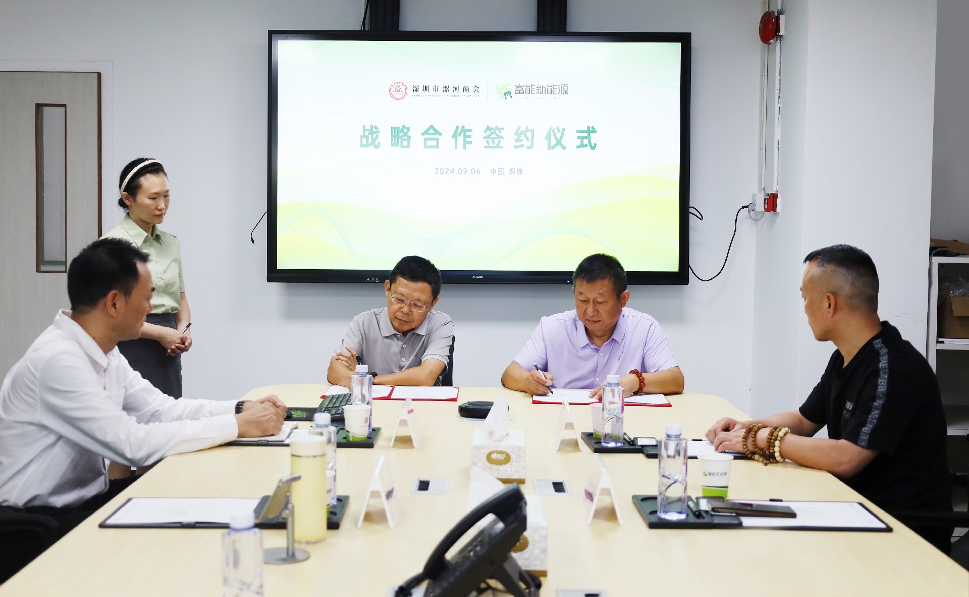 1726733041977368.jpg IMG_8975.JPG